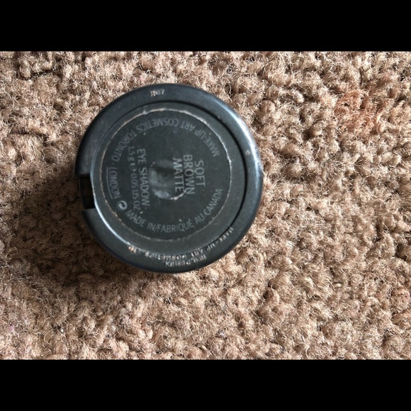 mac single shadow bundle! brownscript & soft brown - Picture 5 of 5